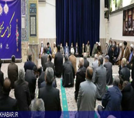 مراسم تکریم از فعالان مساجد شهر آبیک برگزار شد