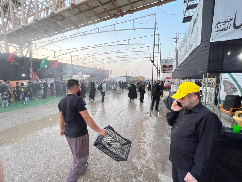 دکتر آقامحمدی در حال پیگیری مسائل کاروان رهسپاران عصر ظهور جوانان ۲۰۲۰ محله در عراق