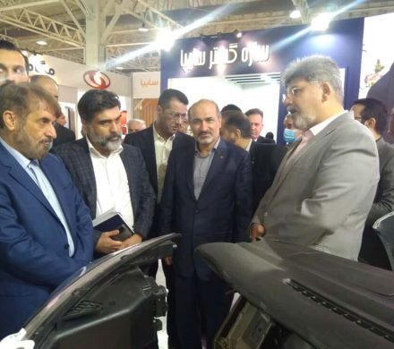 بازدید دکتر آقامحمدی دربازدید از نمایشگاه قطعات تهران