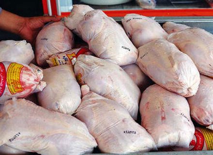 توزیع ۲۰۰ تن مرغ رایگان در بین نیازمندان آذربایجان‌شرقی